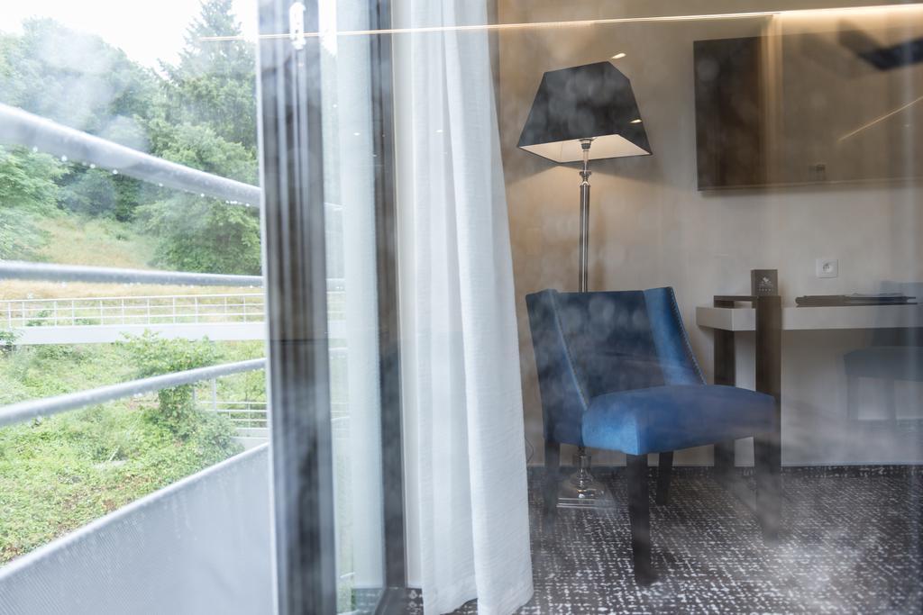 Le Chateau Des Thermes Шофонтен Екстер'єр фото